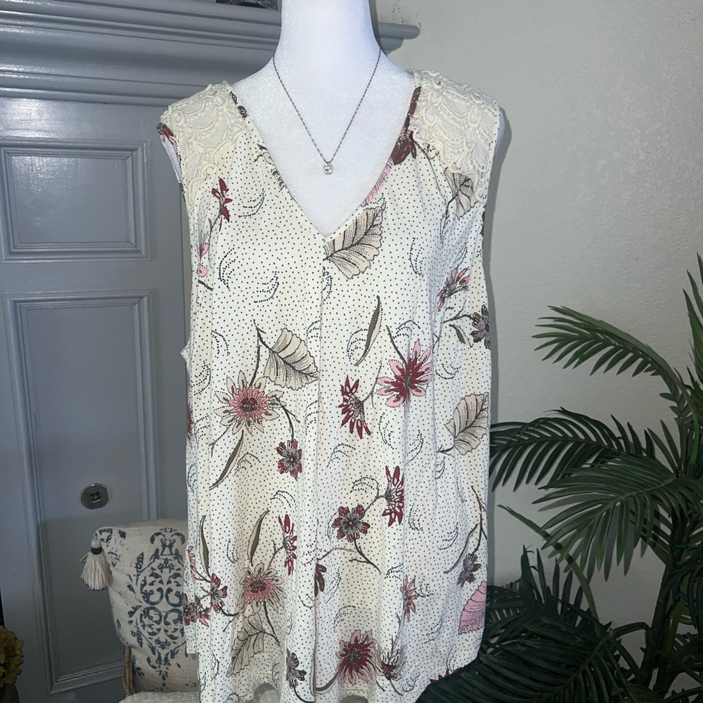 Daniel Rainn Cream Lace Detail Top